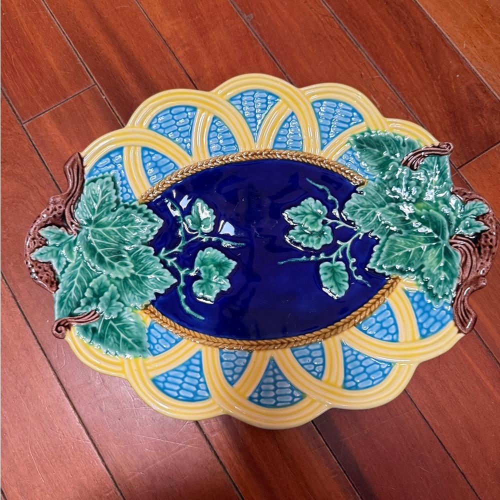 Colorful Ceramic Platter with Leaf Design by Zrike